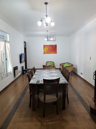 Venta de Casa 4 AMBIENTES en Villa Udaondo, Ituzaingo
