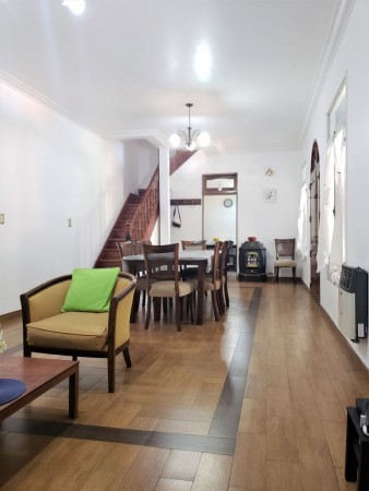 Venta de Casa 4 AMBIENTES en Villa Udaondo, Ituzaingo