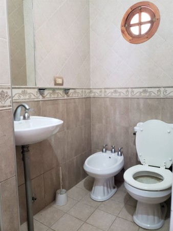 Venta de Casa 4 AMBIENTES en Villa Udaondo, Ituzaingo