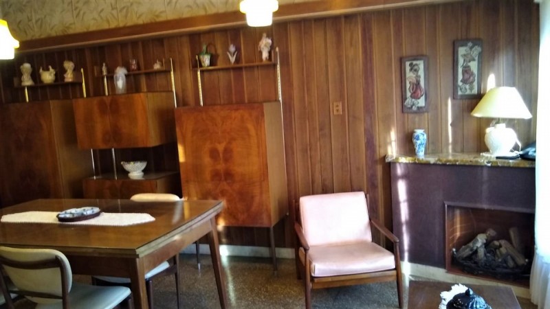 Venta de Chalet 5 AMBIENTES Con Cochera en Castelar Sur