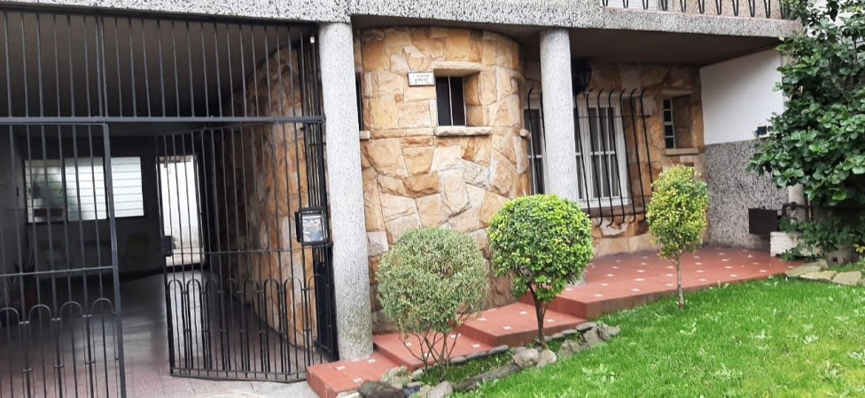 Venta de Casa 5 AMBIENTES en Castelar Norte Parque Ayerza