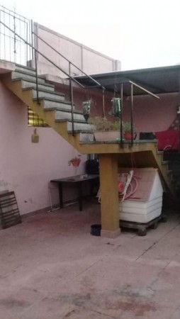 Venta de Casa Americana 3 Ambientes Con Cochera En Castelar Norte