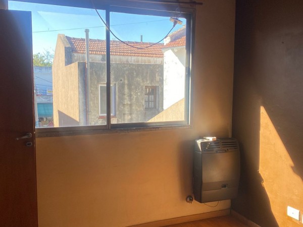 Venta de Casa 6 AMBIENTES en Castelar Norte