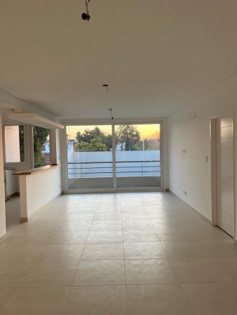 Venta de Departamento 3 AMBIENTES en Castelar Sur