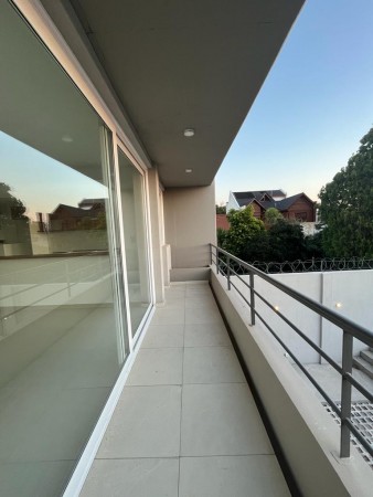 Venta de Departamento 4 AMBIENTES en Castelar Sur