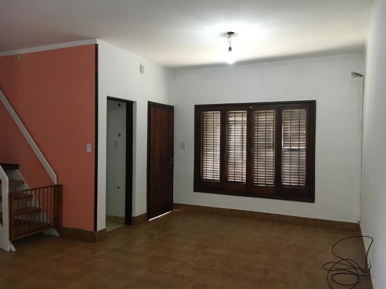 Duplex 4 Ambientes Con Cochera En Castelar Norte