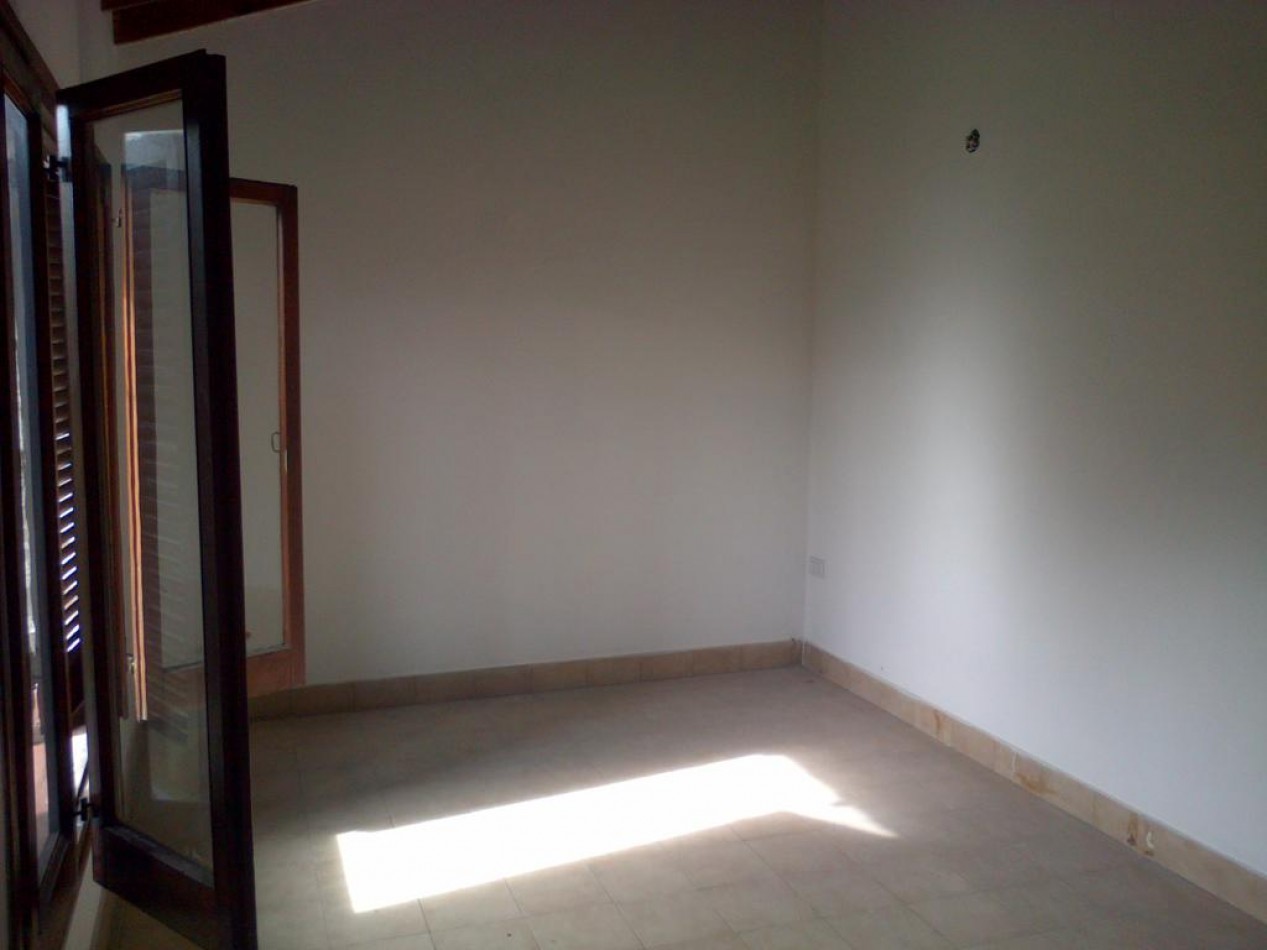 Duplex 4 Ambientes Con Cochera En Castelar Norte