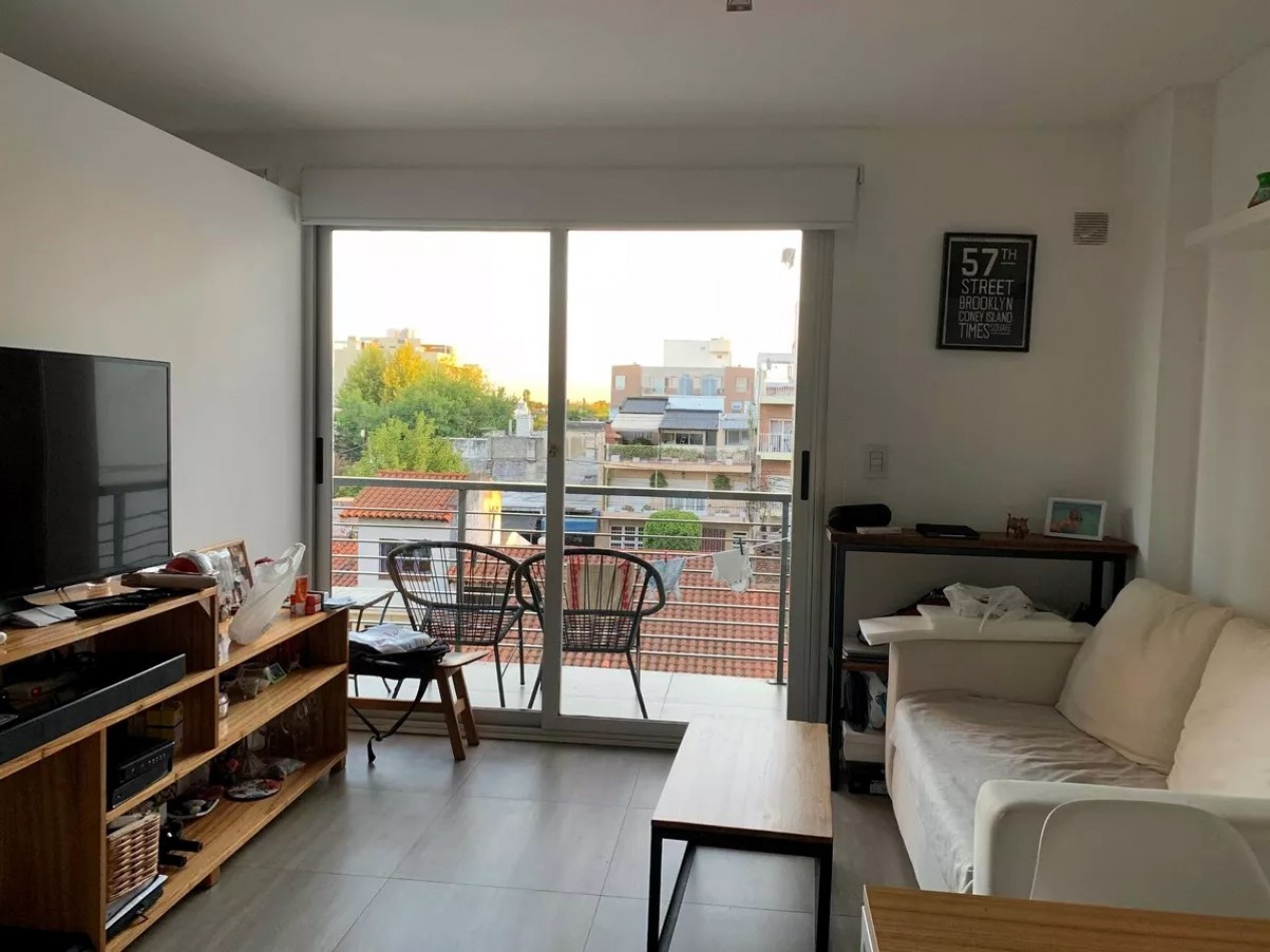 Depto Monoambiente Amplio con Terraza Privada En Castelar Sur