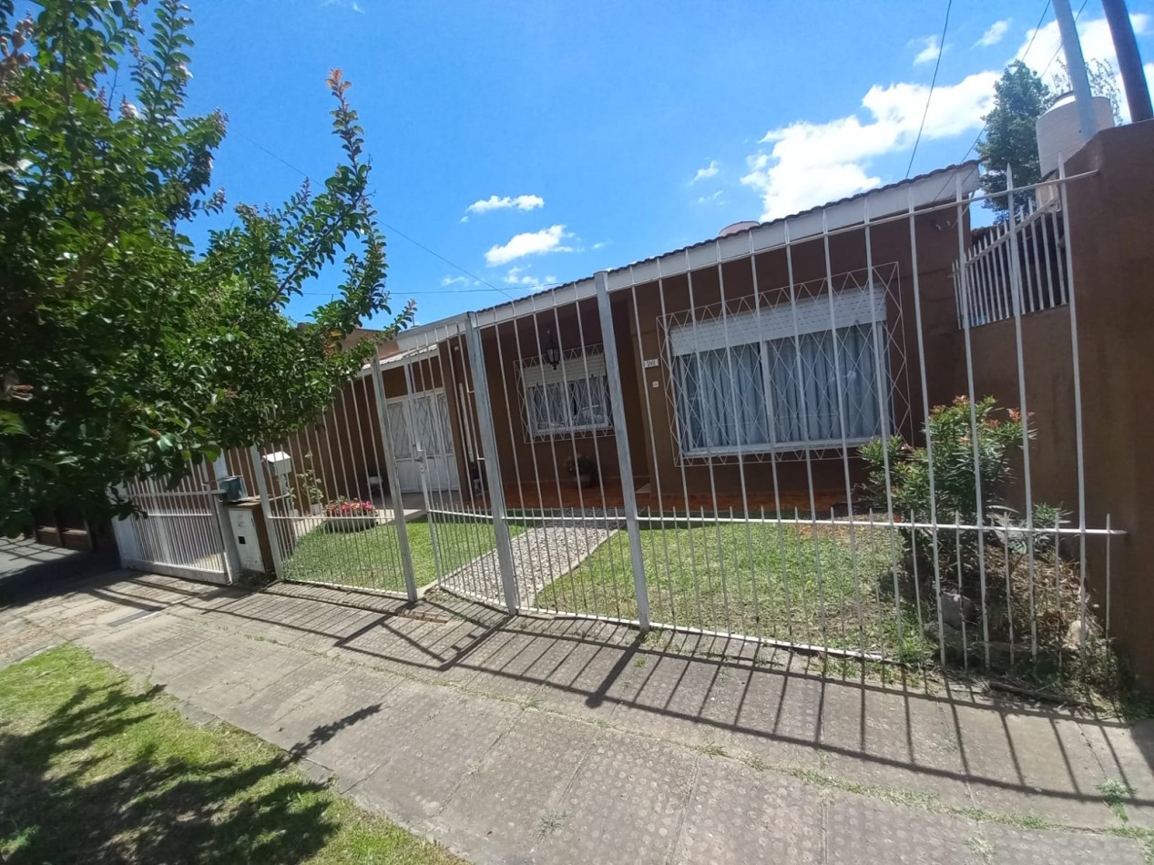 Excelente Oportunidad Casa 3 Ambientes C/Parque En Ituzaingo