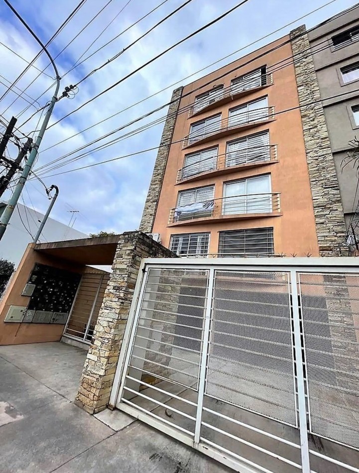 Amplio Monoambiente Divisible Ideal Inversor en Moron Centro