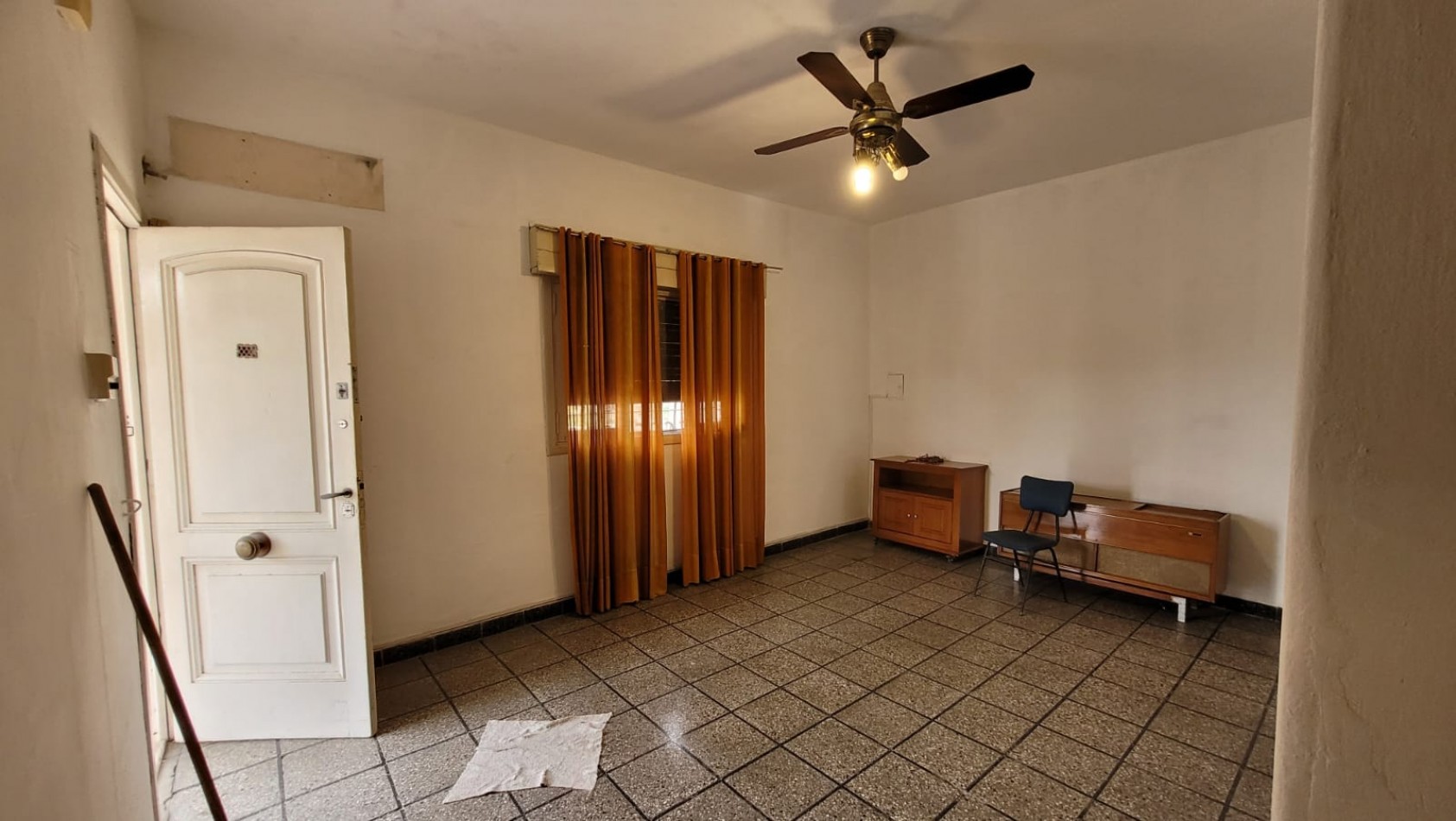 Casa 3 Amb + Depto 2 amb En Ituzaingo Norte