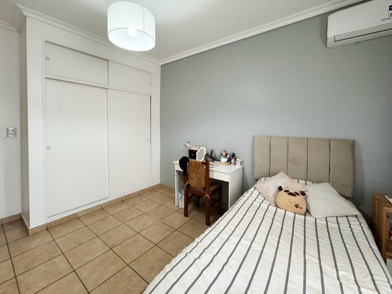 Casa 4 Ambientes C/Fondo y Pileta En Parque San Martin Merlo Apto Credito