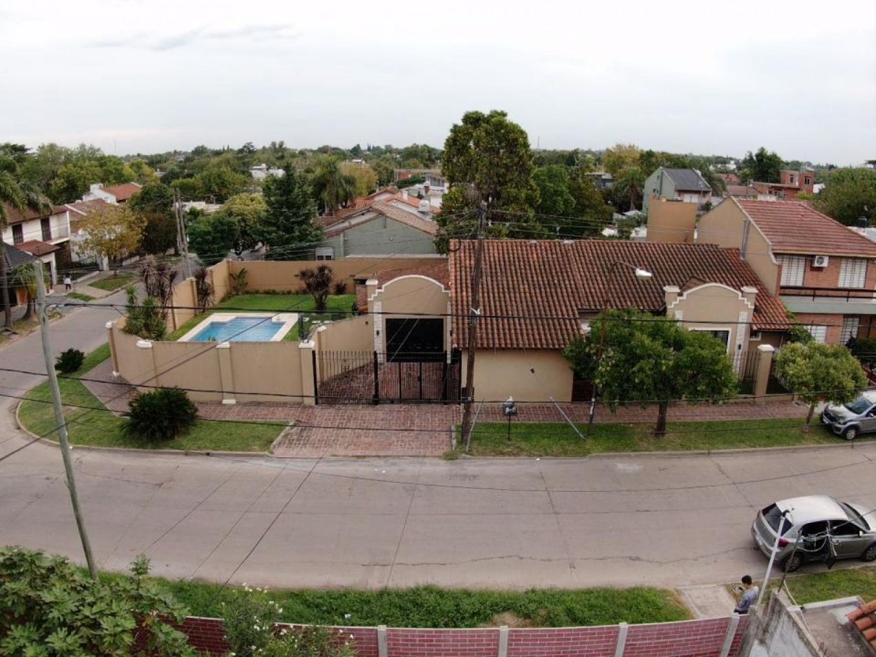 Casa 4 Ambientes C/Fondo y Pileta En Parque San Martin Merlo Apto Credito