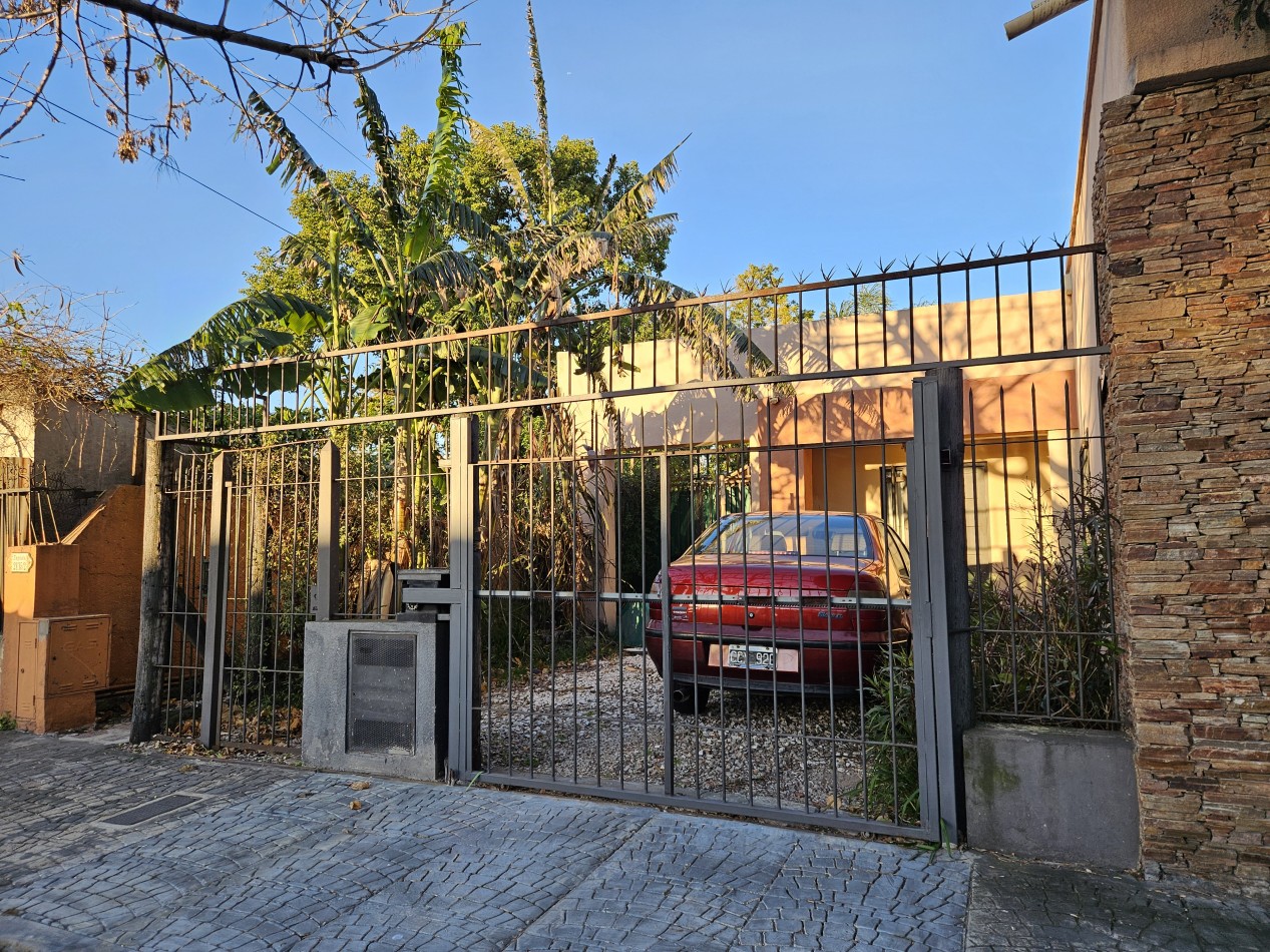 Casa 3 Ambientes C/Cochera En Castelar Norte