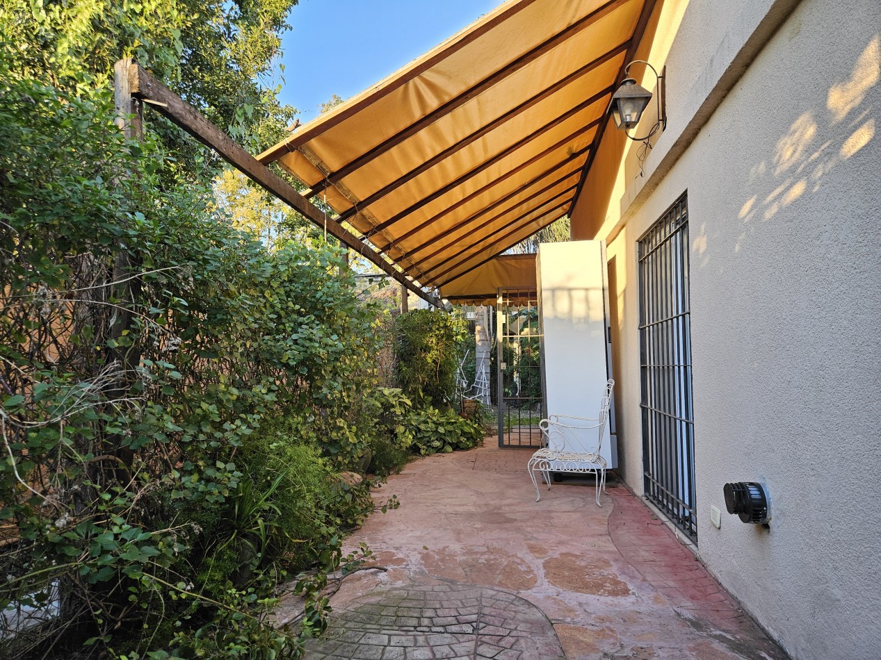 Casa 3 Ambientes C/Cochera En Castelar Norte