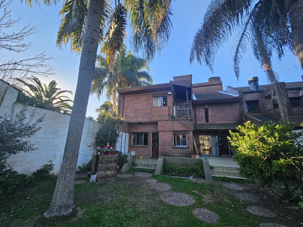 Chalet 4 Amb en Zona Residencial Castelar Norte Apto Credito