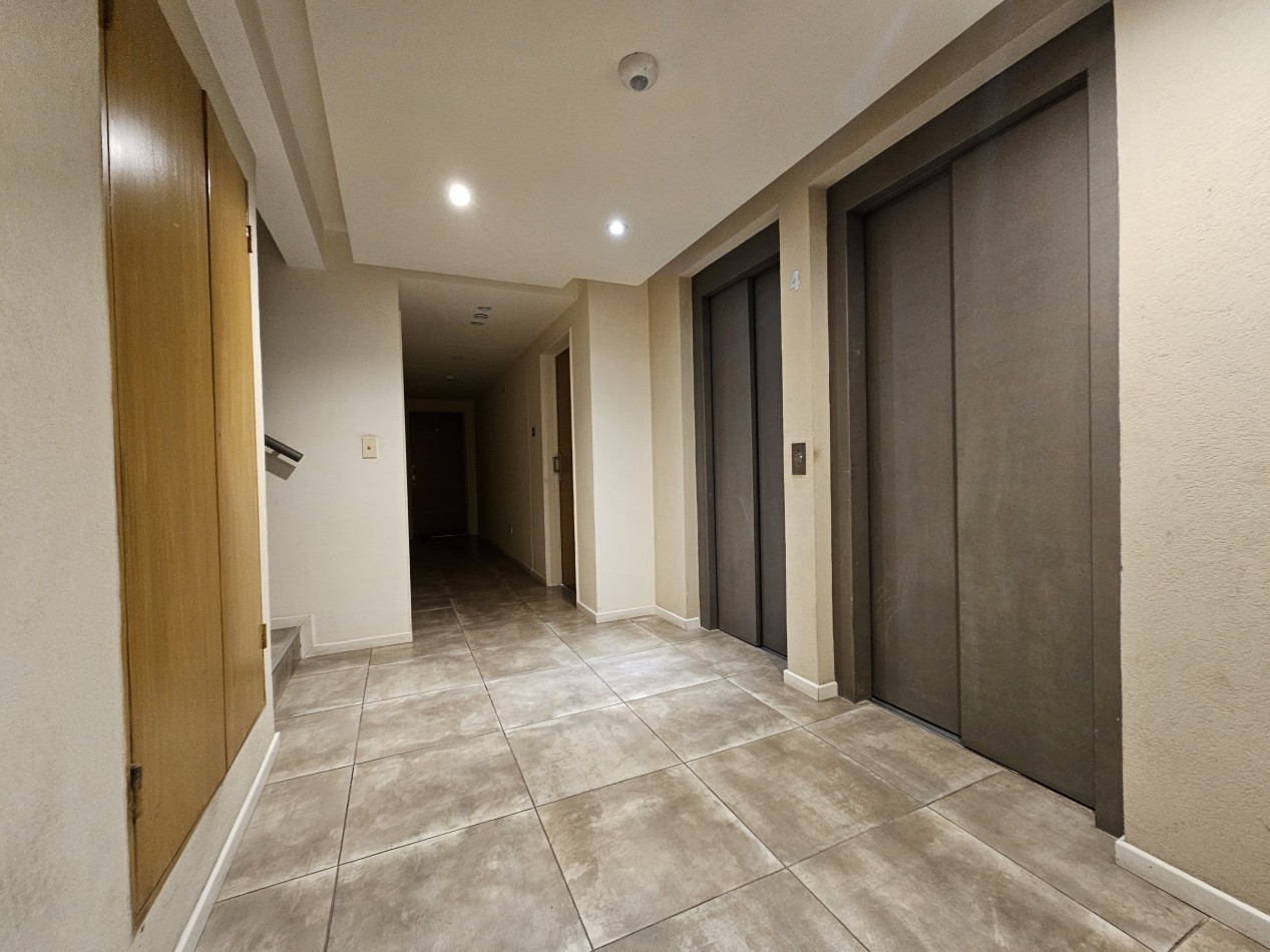 Venta De Departamento 2 Ambientes En Moron Centro