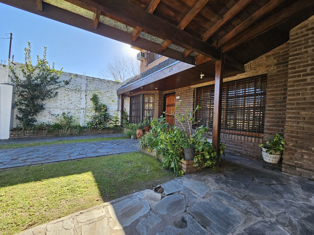 Chalet 4 Amb C/Parque y Piscina En Ituzaingo Norte Apto Credito