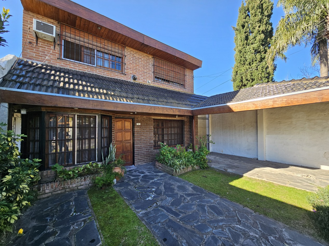 Chalet 4 Amb C/Parque y Piscina En Ituzaingo Norte Apto Credito