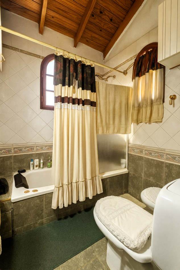 Chalet 4 Amb C/Parque y Piscina En Ituzaingo Norte Apto Credito