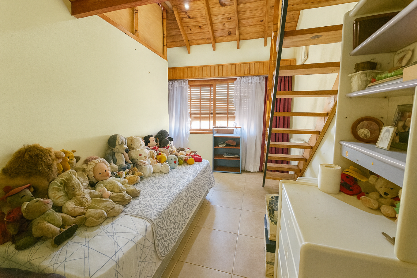 Chalet 4 Amb C/Parque y Piscina En Ituzaingo Norte Apto Credito