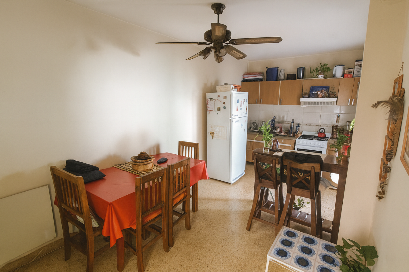 Casa 4 Ambientes C/Cochera y Fondo En Moron Sur Apto Credito