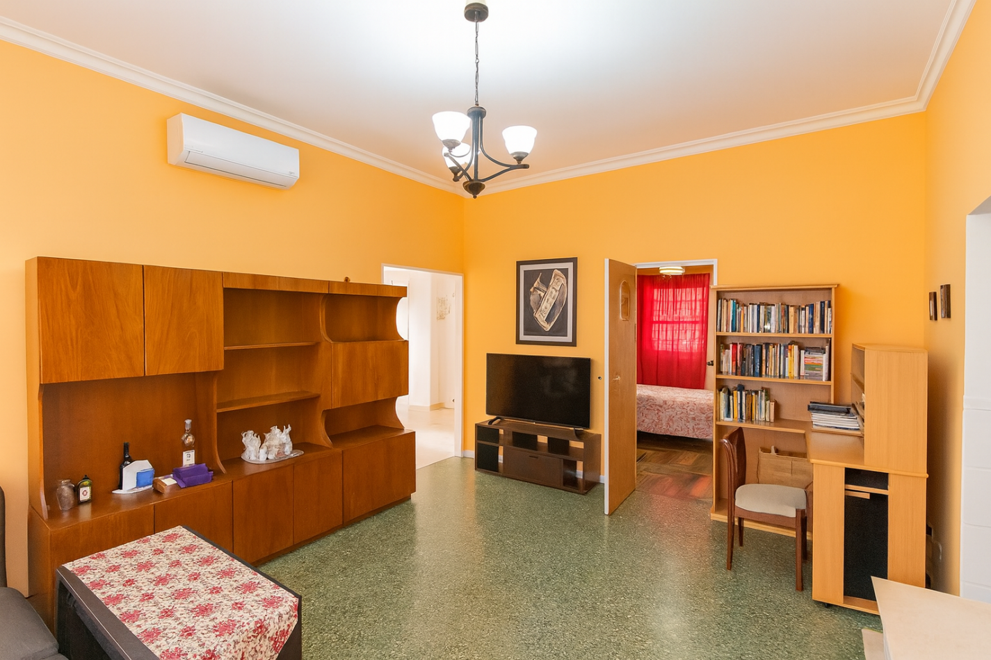 Casa 4 Ambientes C/Cochera y Fondo En Moron Sur Apto Credito