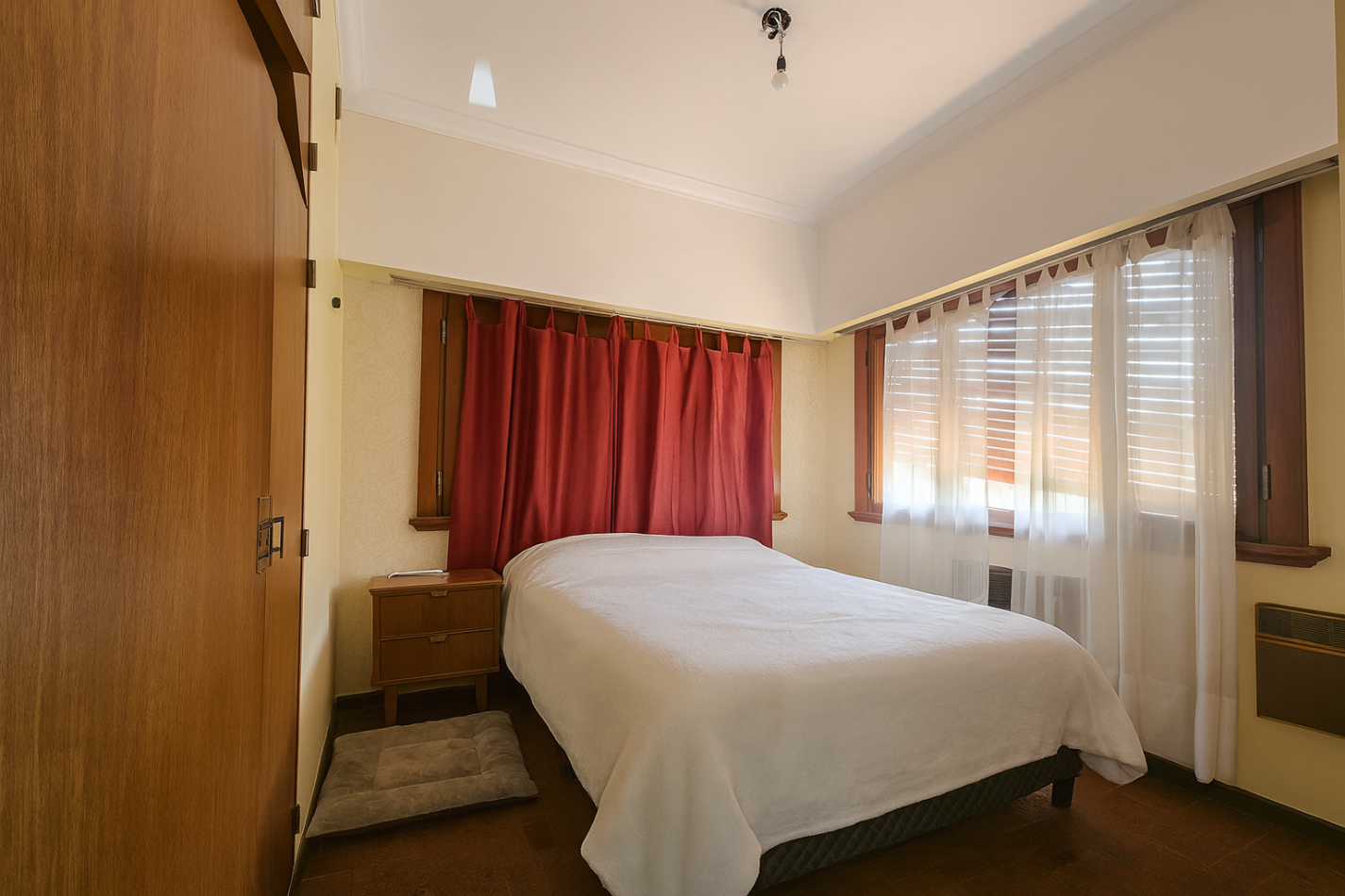 Chalet 6 Ambientes C/Fondo y Pileta En Castelar Norte