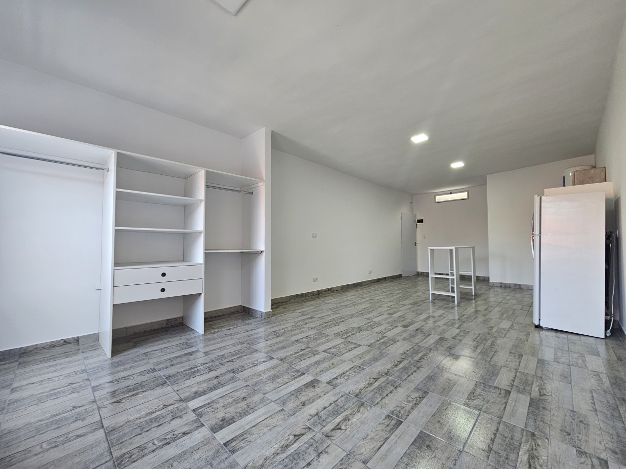 Alquiler Monoambiente Amplio Sin Expensas En Moron SIN EXPENSAS NI SERVICIOS