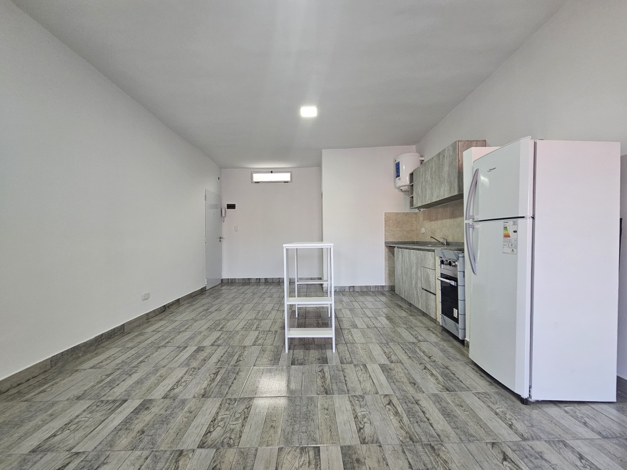 Alquiler Monoambiente Amplio Sin Expensas En Moron SIN EXPENSAS NI SERVICIOS