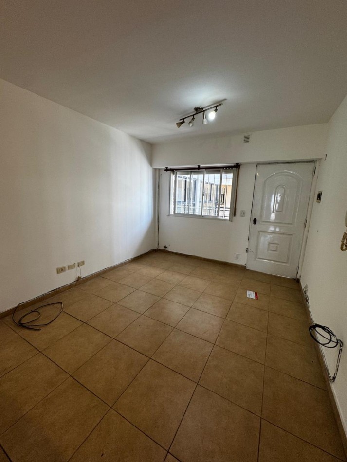 Alquiler Depto 2 Ambientes C/Balcon Bajas Expensas en Moron 