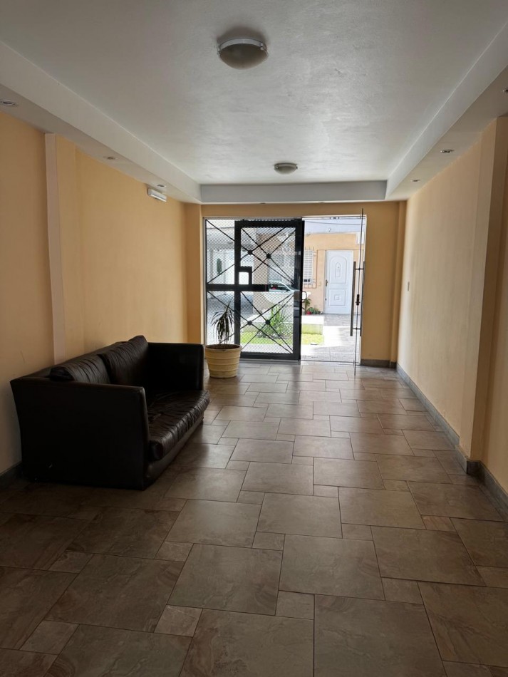 Alquiler Depto 2 Ambientes C/Balcon Bajas Expensas en Moron 