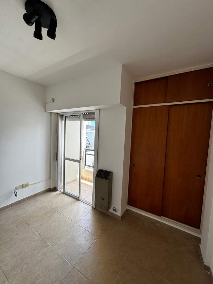 Alquiler Depto 2 Ambientes C/Balcon Bajas Expensas en Moron 