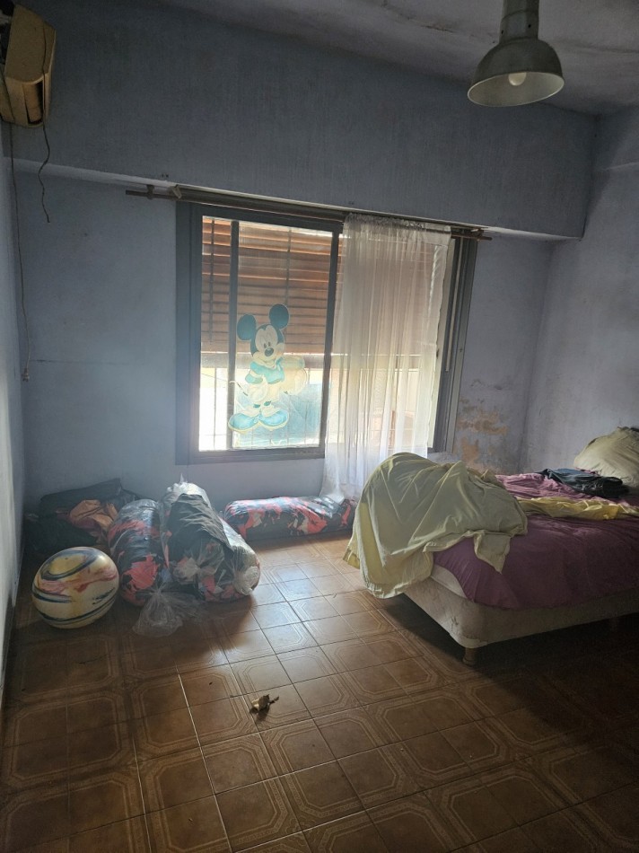 Casa Con Departamento En Venta Castelar Norte 