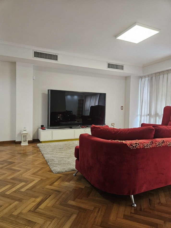 Piso de 5 Ambientes C/Cochera en el Centro de Castelar Norte
