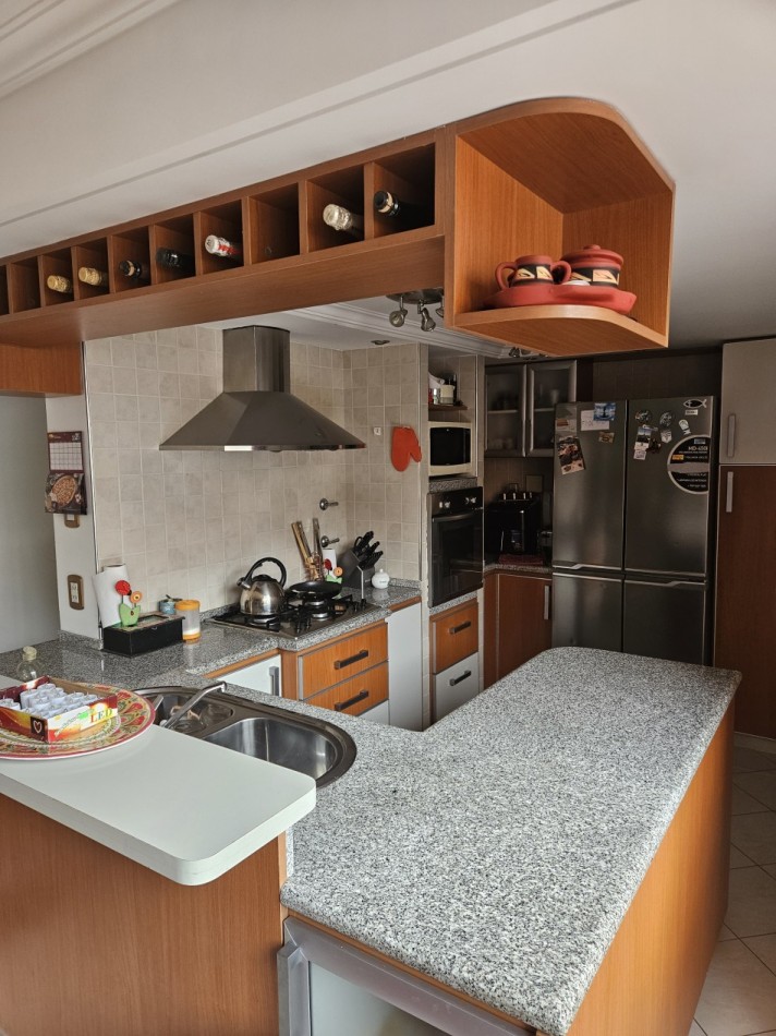 Piso de 5 Ambientes C/Cochera en el Centro de Castelar Norte