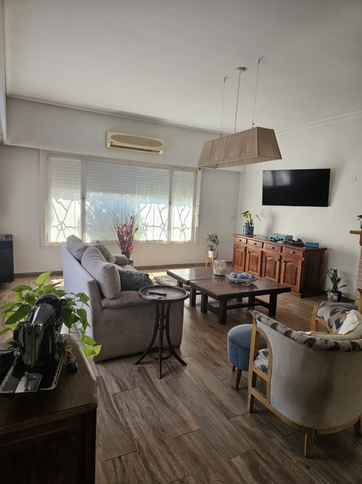 Venta De Chalet 5 Ambientes En Parque Ayerza Castelar Norte