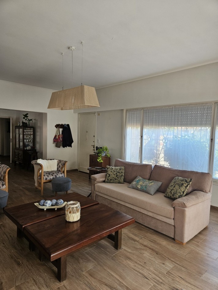 Venta De Chalet 5 Ambientes En Parque Ayerza Castelar Norte