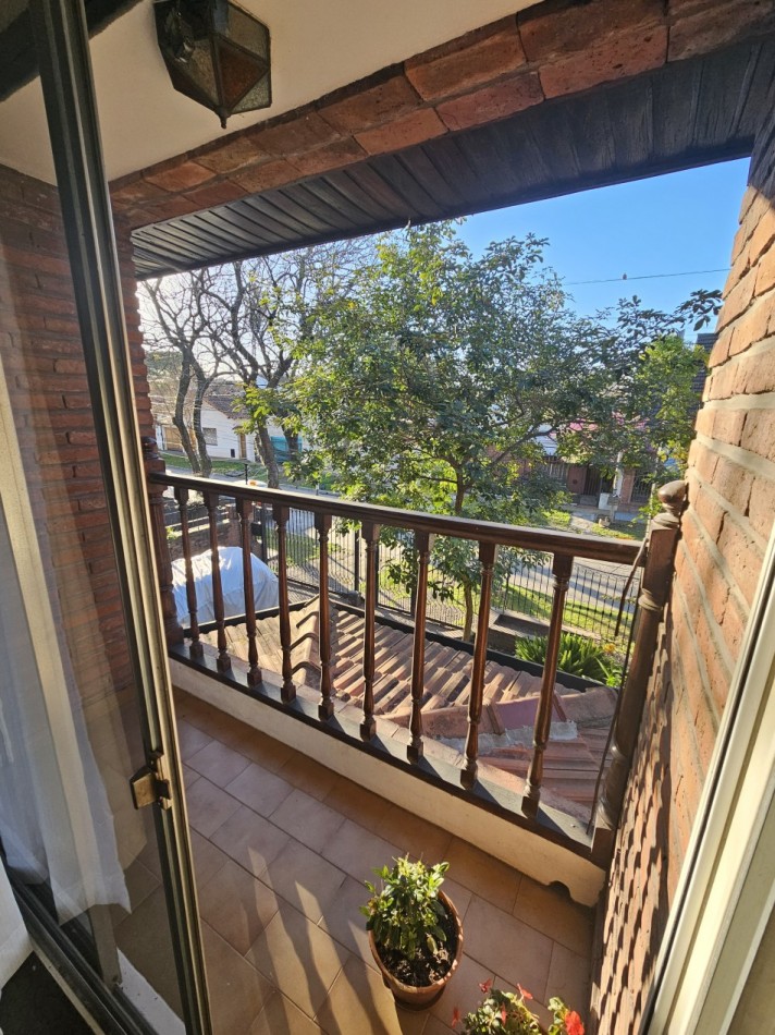 Chalet 4 Amb en Zona Residencial Castelar Norte Apto Credito