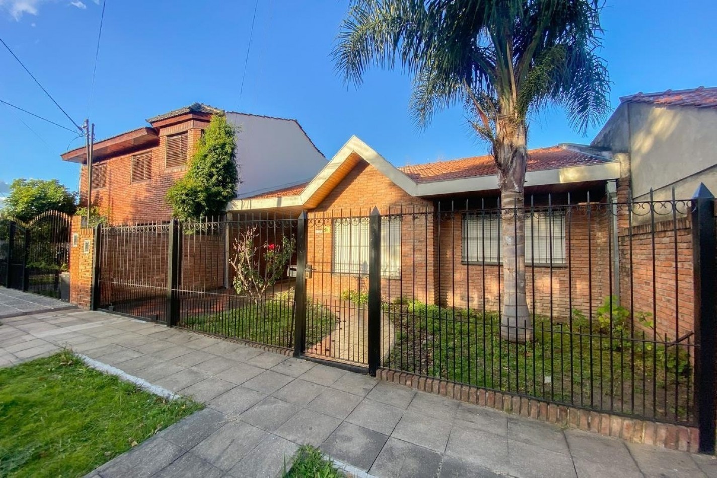 Casa 4 Amb En Castelar Norte APTO CREDITO