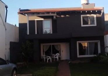 Casa 3 Ambientes En Castelar Norte