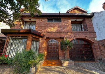 Chalet 4 Amb en Zona Residencial Castelar Norte Apto Credito